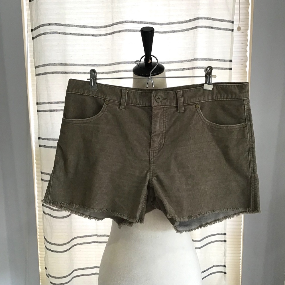 Carve Design Women Size 10 Dogtown Oahu Gray Corduroy Fringe Short Casual Comfy